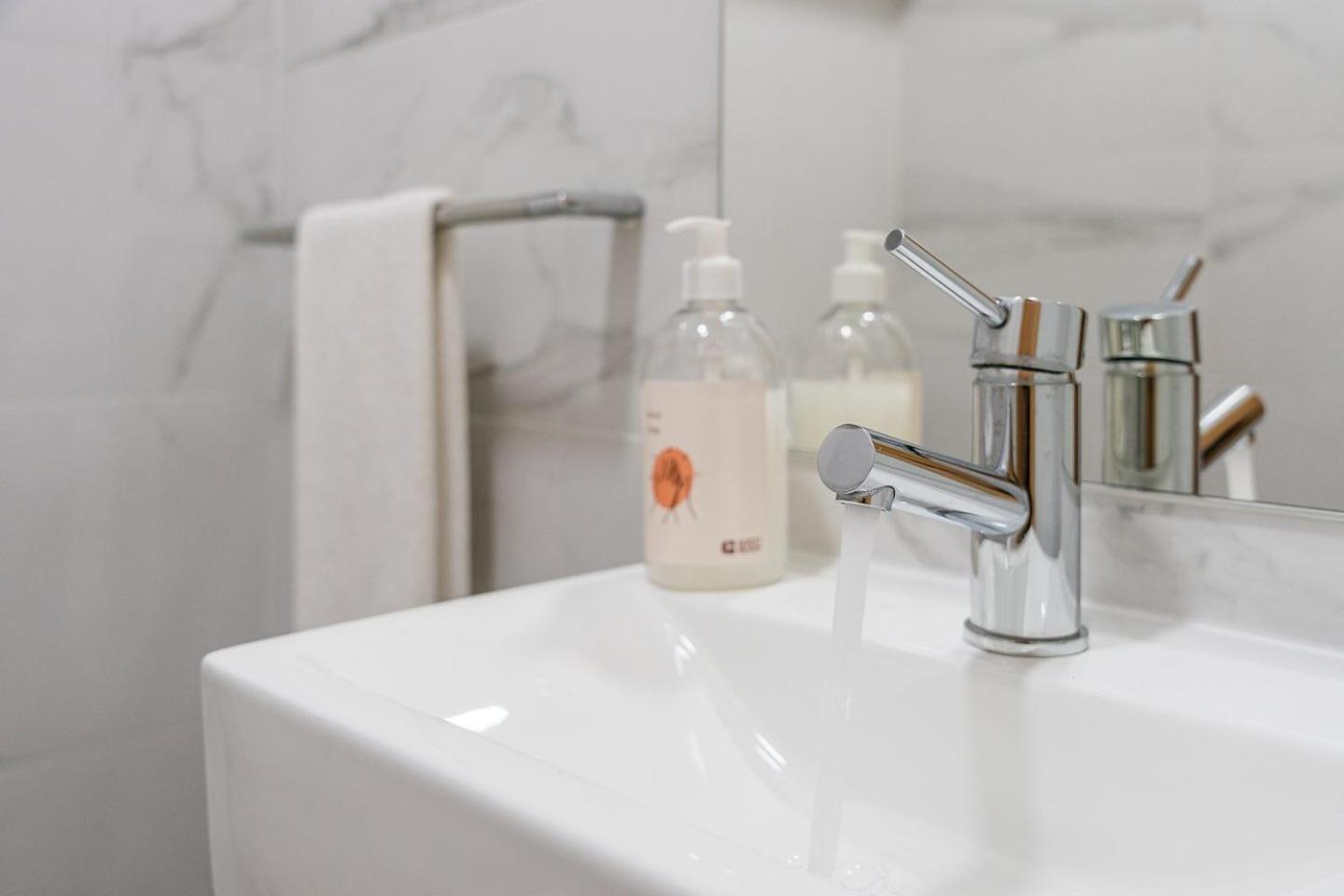 ホテル Guestready - Bright Duplex In Downtown ポルト エクステリア 写真