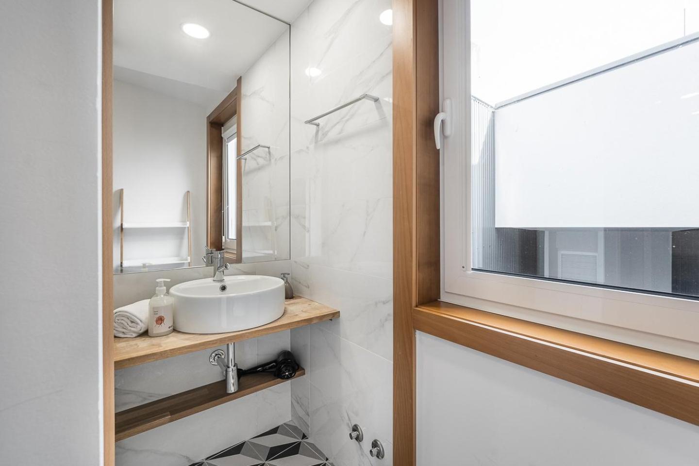 ホテル Guestready - Bright Duplex In Downtown ポルト エクステリア 写真