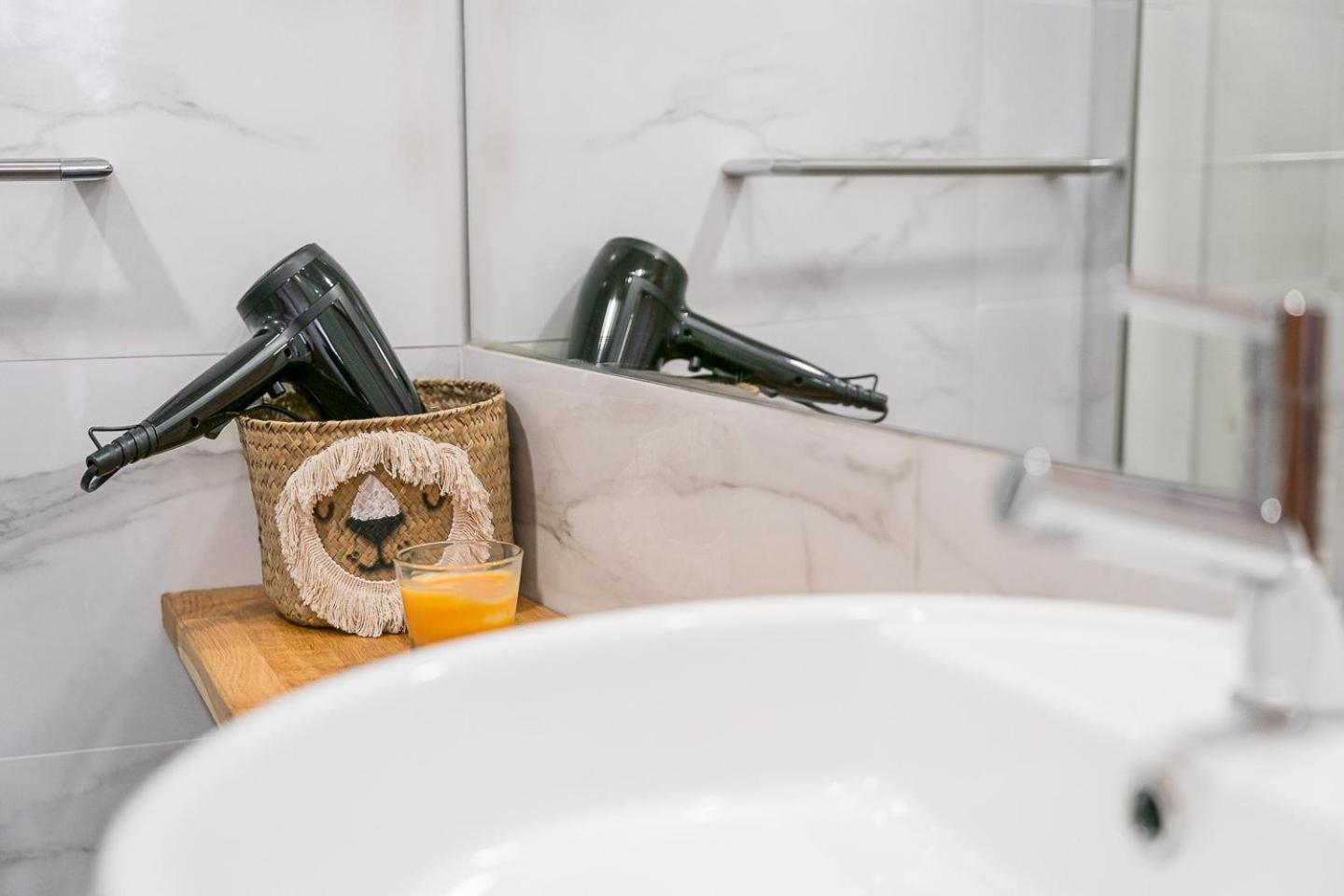 ホテル Guestready - Bright Duplex In Downtown ポルト エクステリア 写真